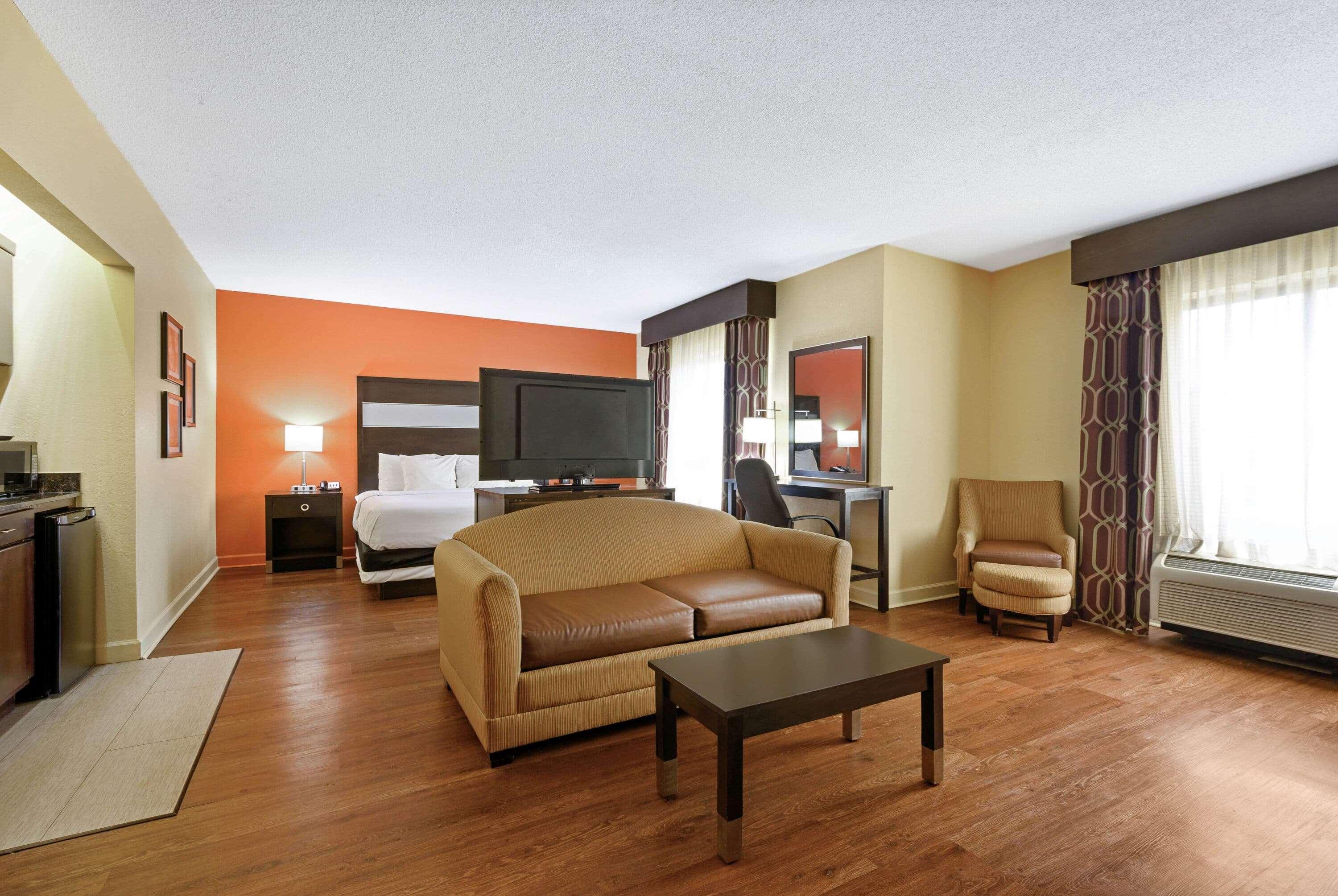 La Quinta By Wyndham Florence Exterior photo